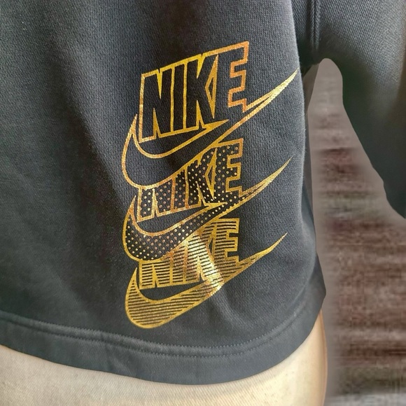 Nike Sportswear ‘Funnel-Neck 1/2 Zip Sweater’ in Black & Gold Size XS - Picture 13 of 16